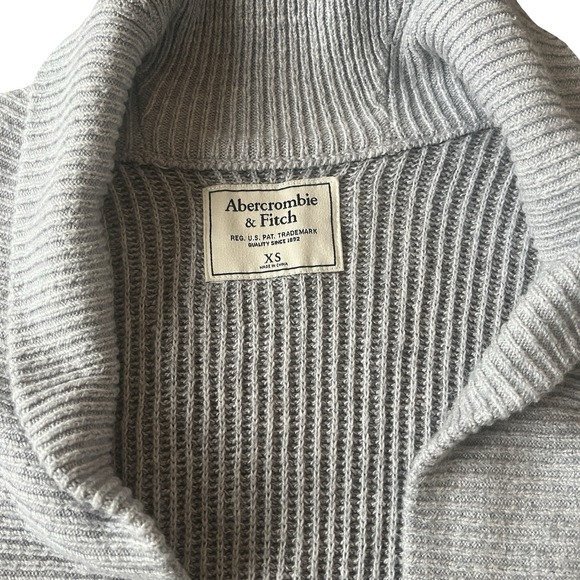 Abercrombie & Fitch Women's Size XS Gray Sweater Cardigan Pockets Long Sleeve - Picture 3 of 8